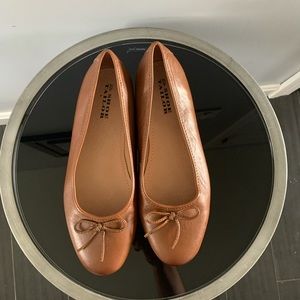 The Shoe Taylor  flat shoes for women